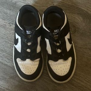 Toddler sz 10 black and white dunks